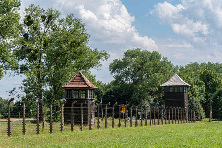 Polonia 099 - Auschwitz ll-Birkenau.jpg